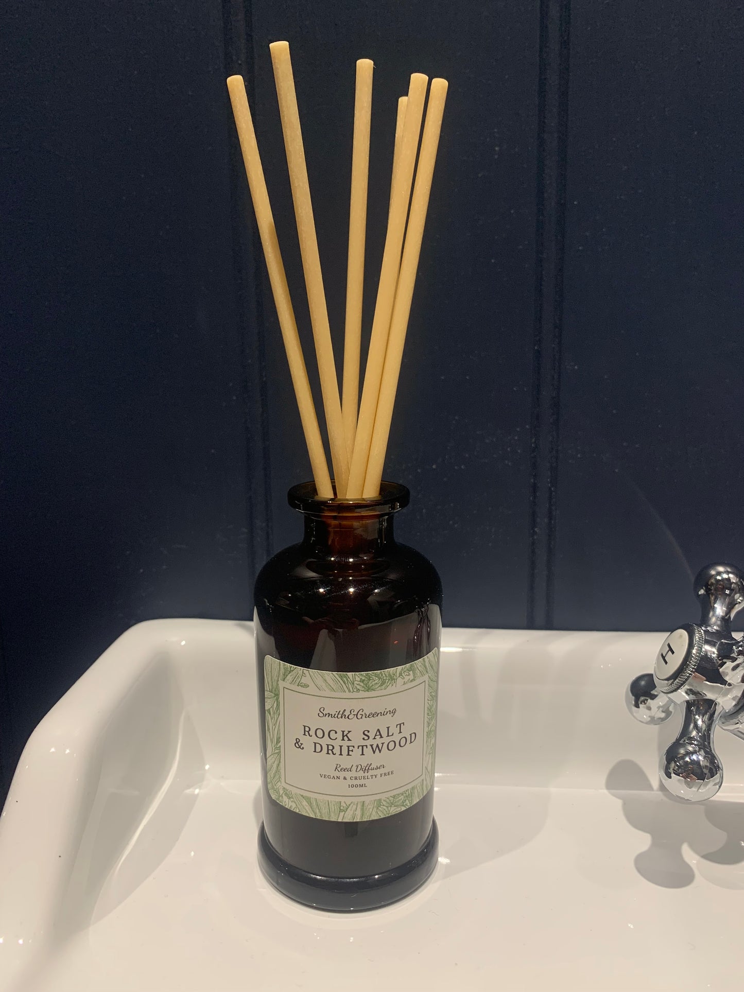 Rock Salt & Driftwood Reed Diffuser - Luxury amber glass jar