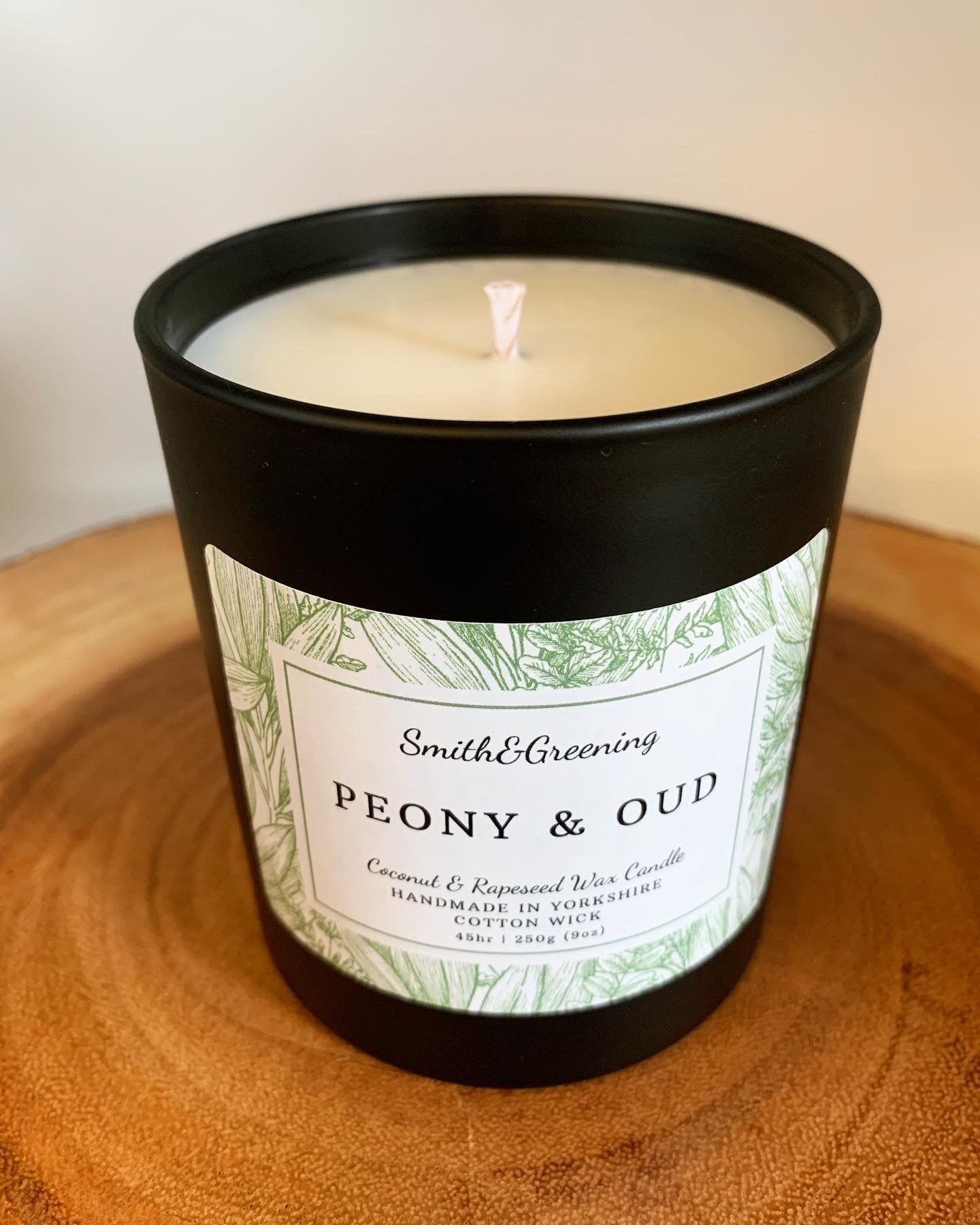Peony & Oud Coconut Wax Candle. Hand poured, vegan and cruelty free!