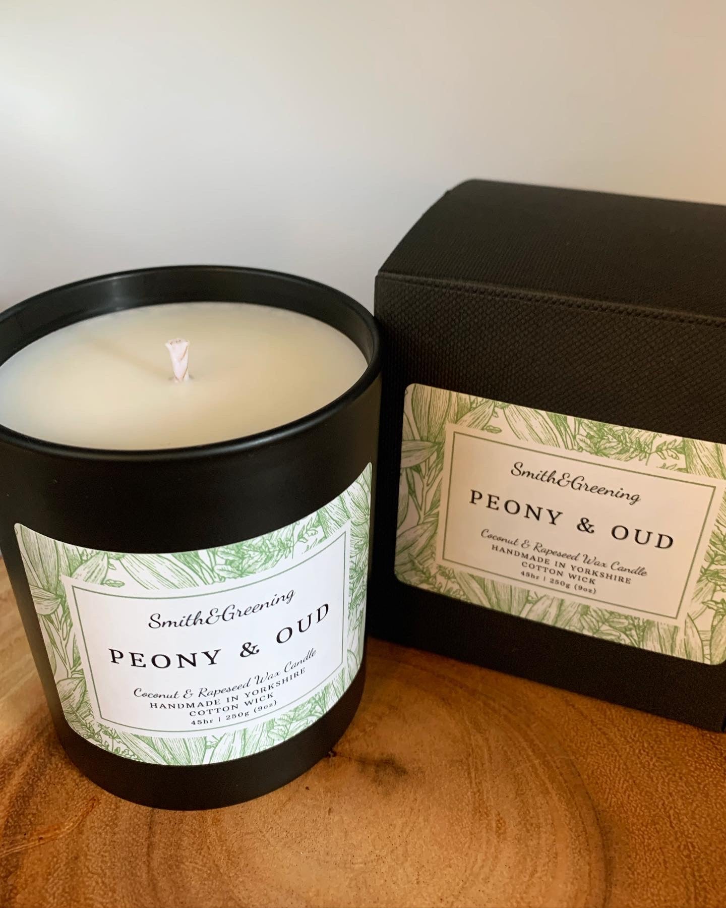 Peony & Oud Coconut Wax Candle. Hand poured, vegan and cruelty free!